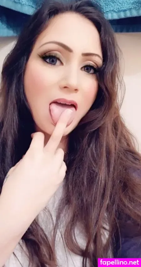 Melanie Carlucci OnlyFans Thumbnail #leyROmiLkh