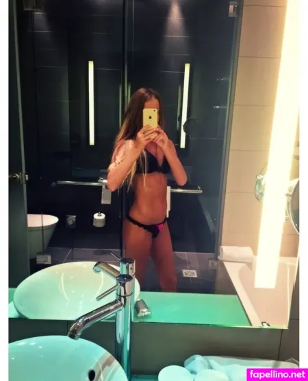 Melanie Hirsch OnlyFans Thumbnail #6L1cPlqDtw