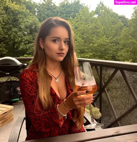 Melaniehfl OnlyFans Thumbnail #K5t3ymtXIg