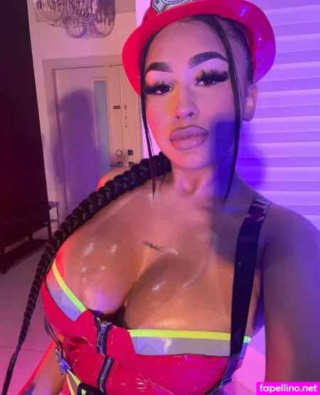 Melanieontheriver OnlyFans Thumbnail #MAga0YOKpb