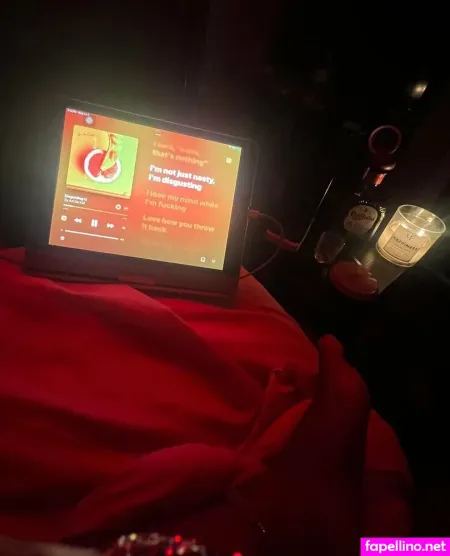 Melatoninthroat OnlyFans Thumbnail #2L1th1AttF