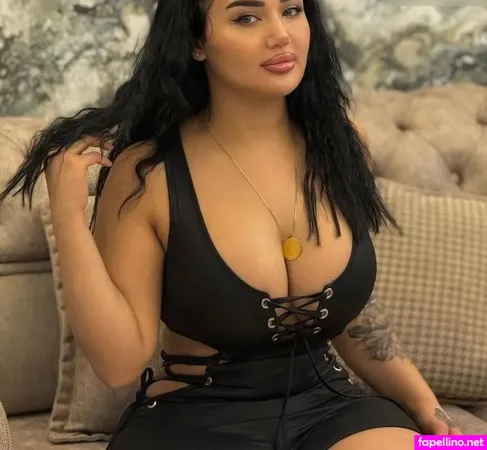 Melek Azad photo