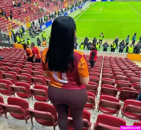 Melek Azad