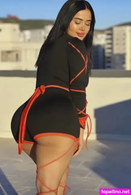 Melek Azad OnlyFans Thumbnail #tYbLnl4MGX