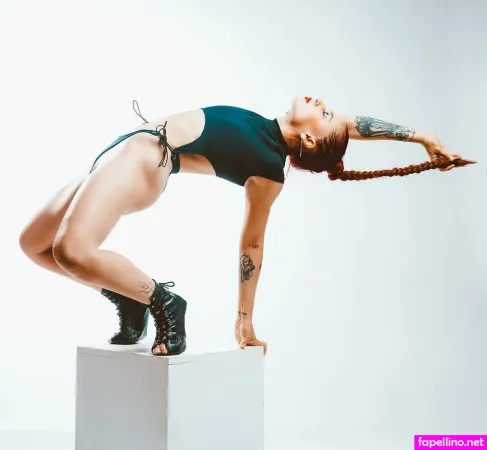 Melike Erdim OnlyFans Thumbnail #1UyYQbsAot