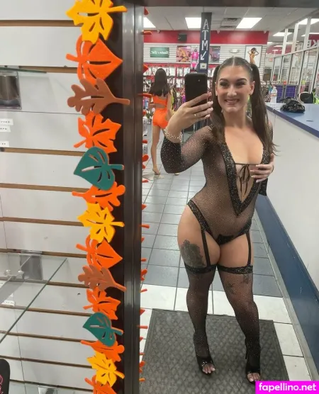 Melimclarenfree OnlyFans Thumbnail #PZSKKG50mO