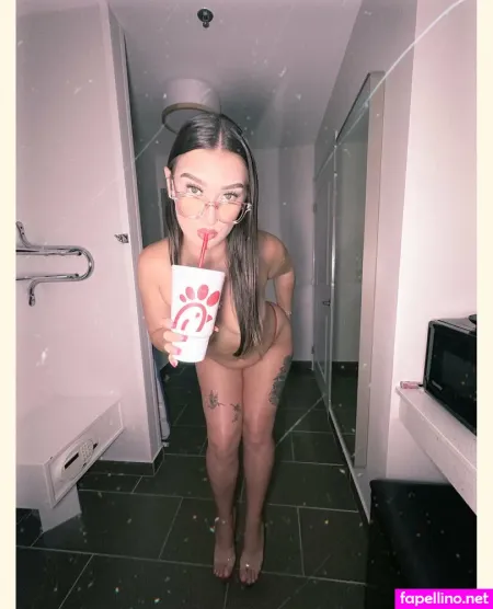 Melimclarenfree OnlyFans Thumbnail #tcDVvlBNTC