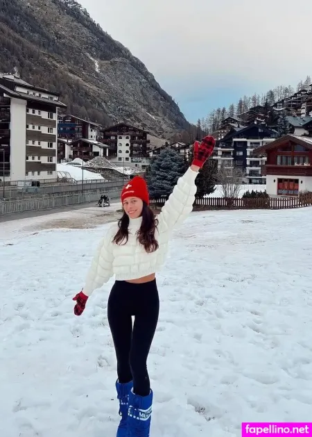 Melina Robotis OnlyFans Thumbnail #EdZALiKQT2