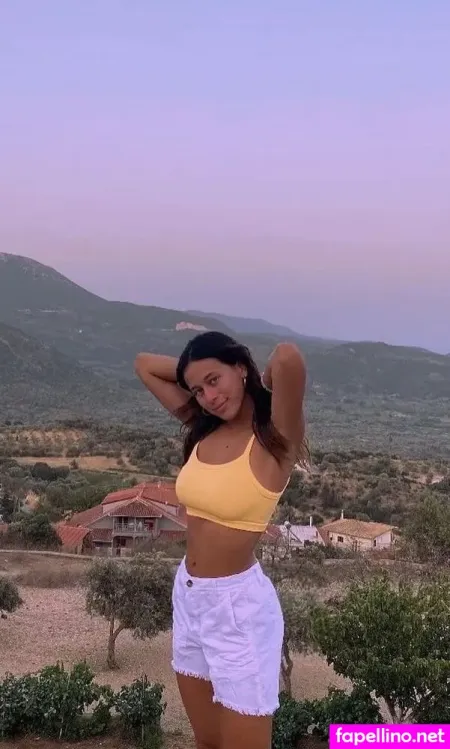 Melina Robotis OnlyFans Thumbnail #P1oES5dXRj