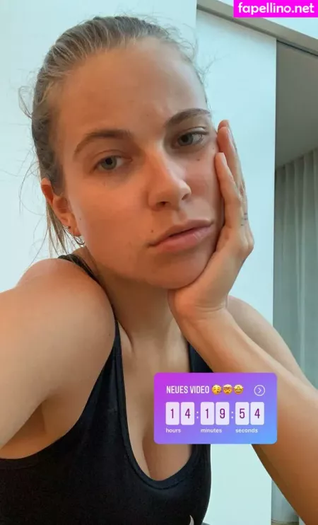 Melina Sophie OnlyFans Thumbnail #dMLJlK9F6y