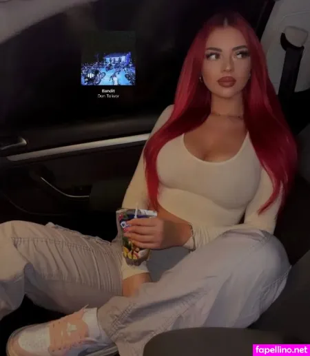 Melinabttnr OnlyFans Thumbnail #AxYo00SCKn