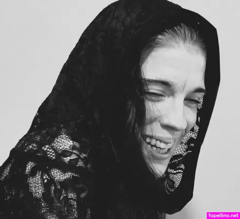 Melinahvikingfree Main Profile Photo