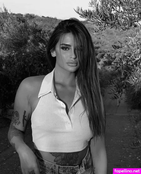 Melindaesposito OnlyFans Thumbnail #LsKL6R5SOb