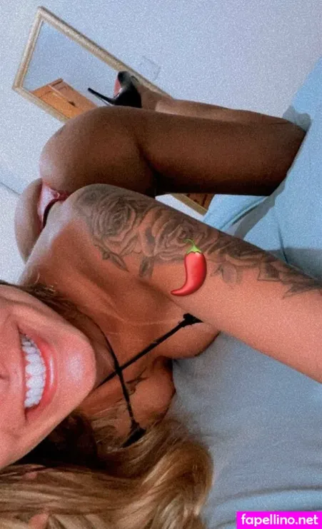 Melissa Dias OnlyFans Thumbnail #AByOCh3Jxt
