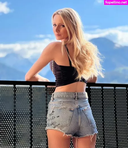 Melissa Naschenweng OnlyFans Thumbnail #a5JWW3wtsT