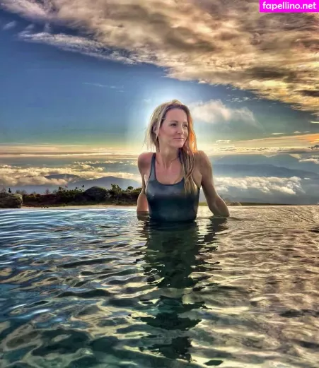 Melissa Naschenweng OnlyFans Thumbnail #eeAicaQy0P