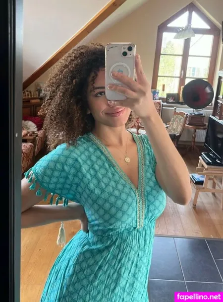 Melissa Patricia OnlyFans Thumbnail #C4hn8tlSOj