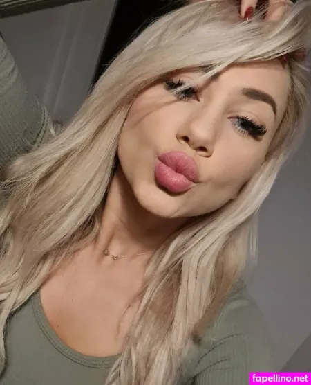 Mell Fox OnlyFans Thumbnail #8uub2BiWhB