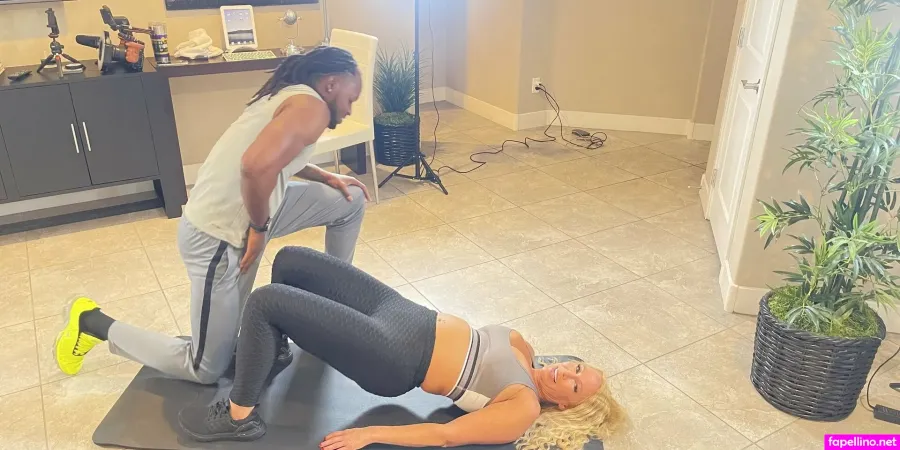 Mellaniemonroefree OnlyFans Thumbnail #50kUOwwXcy