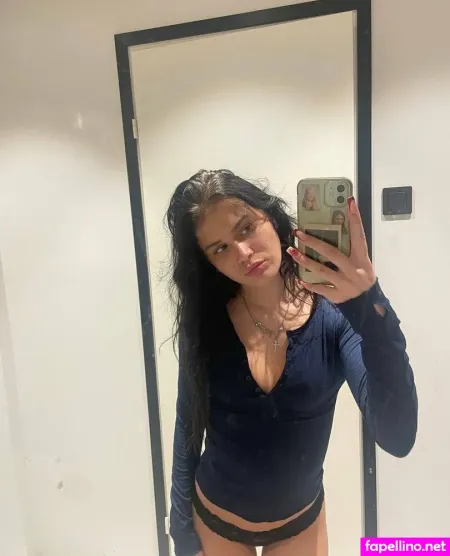 Melliele1 OnlyFans Thumbnail #MghUx4GBI7