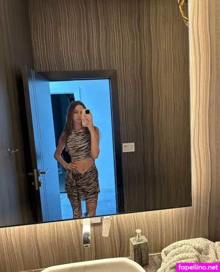 Melmarieofficial2 OnlyFans Thumbnail #erFSPn8M94