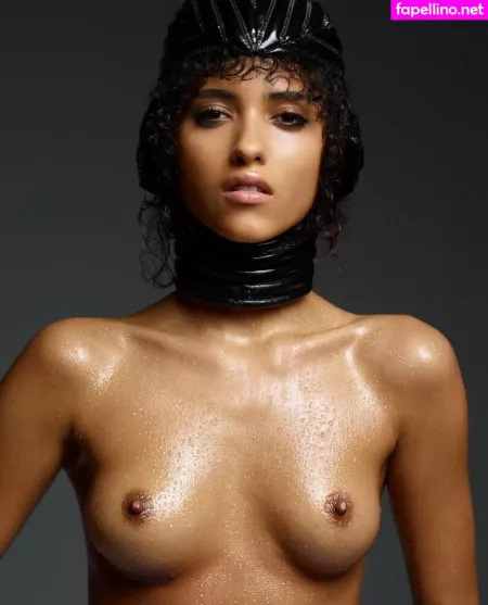 Melodie Vaxelaire OnlyFans Thumbnail #ozTS0zCYuN
