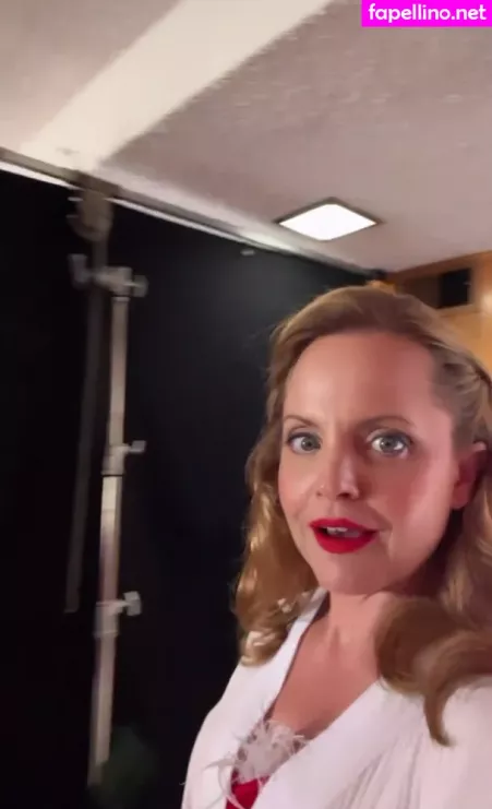 Mena Suvari OnlyFans Thumbnail #9P0gRpai7b