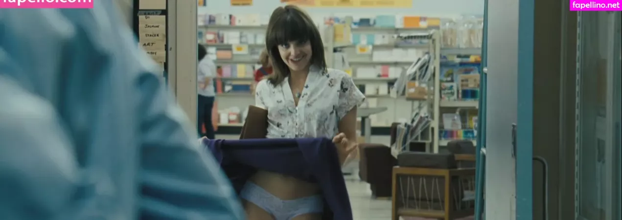 Mena Suvari OnlyFans Thumbnail #QiSommQOA8