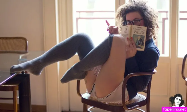 Menina OnlyFans Thumbnail #klcLwitiMK