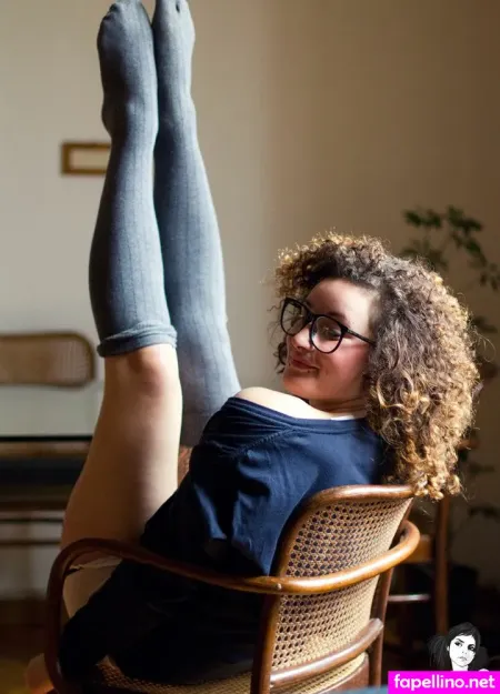 Menina OnlyFans Thumbnail #pfGYIFJaN6