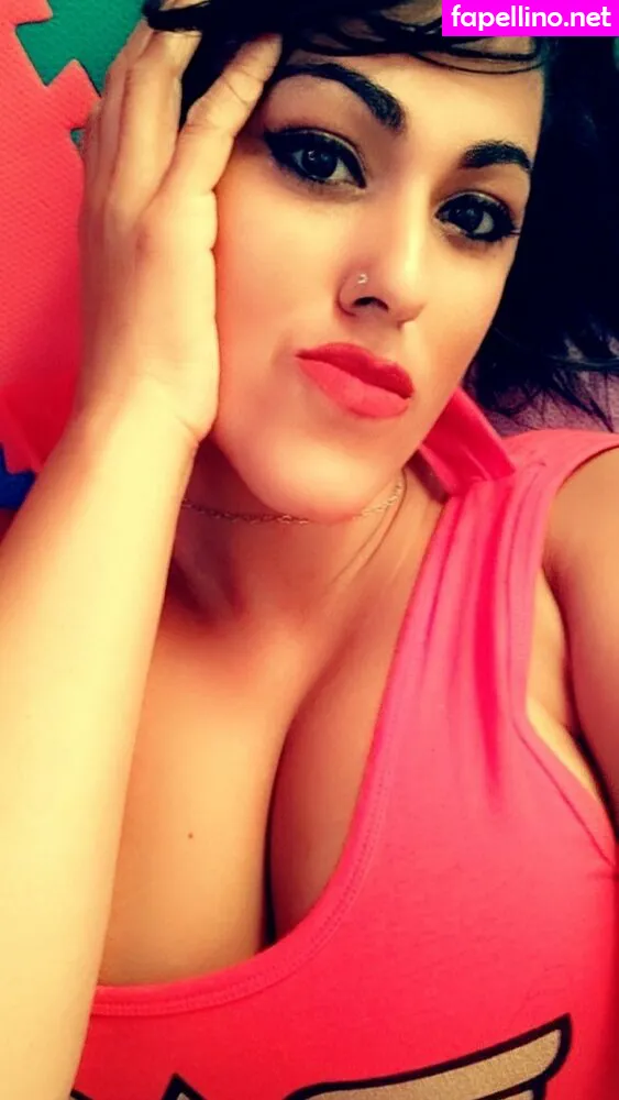 ar, meninaveneno75 Nude Leaked OnlyFans Photo #5i8D8m5OMU