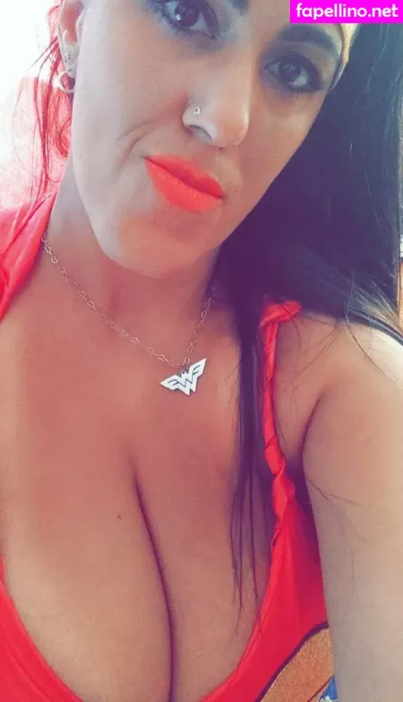 Meninaveneno75 OnlyFans Thumbnail #X1uBGaW85S