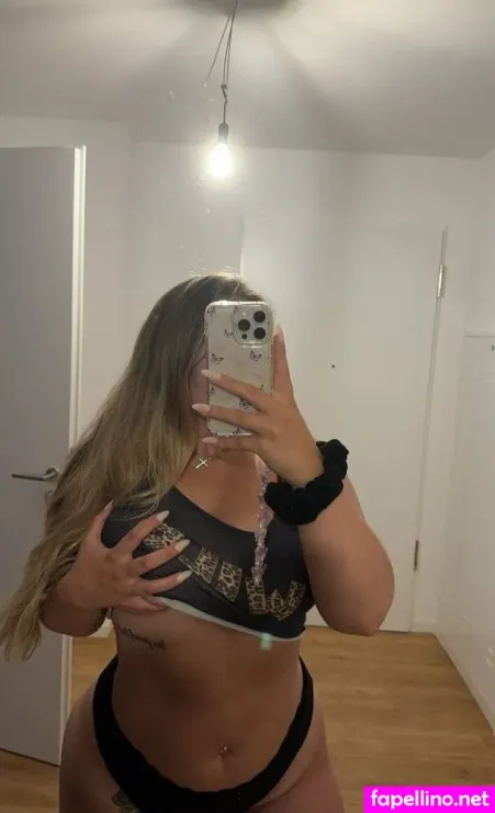 Mercedes World OnlyFans Thumbnail #9IppsT2Kgu