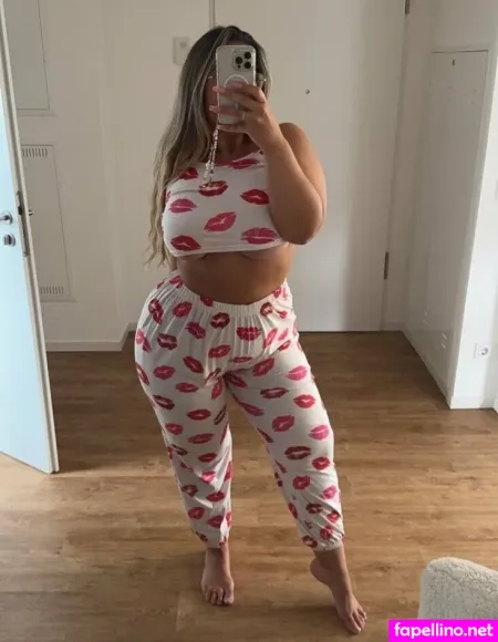 Mercedes World OnlyFans Thumbnail #QhAmDyCj5Q