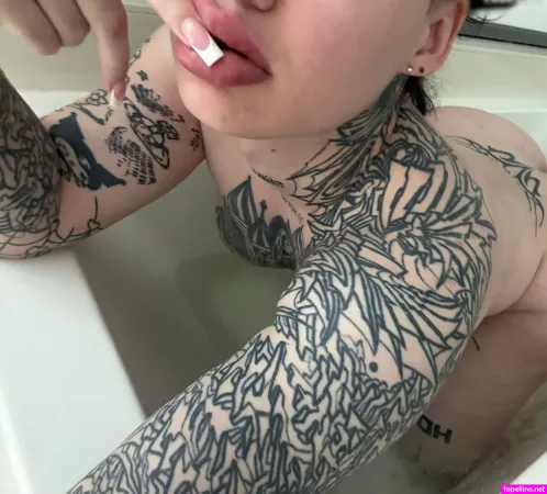 Mercedesnicht Main Profile Photo