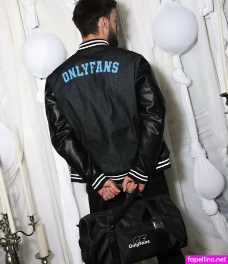 Merch OnlyFans Thumbnail #n9HLVGYik8