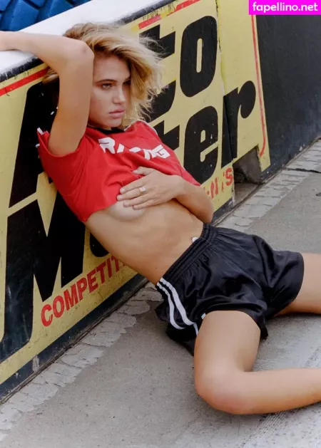 Meredith Mickelson OnlyFans Thumbnail #U8fs7BCX7c