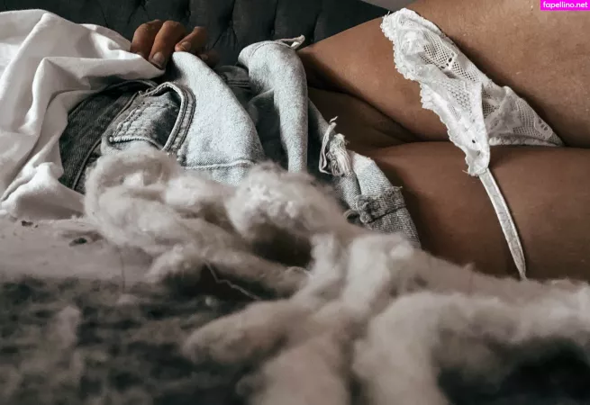 Merindah Brooke OnlyFans Thumbnail #u7oVkhRwem