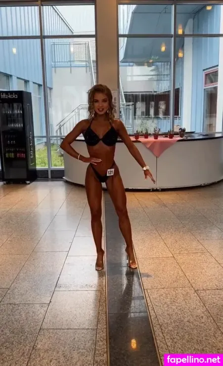 Merle Amlie OnlyFans Thumbnail #xk7aYpIYd3