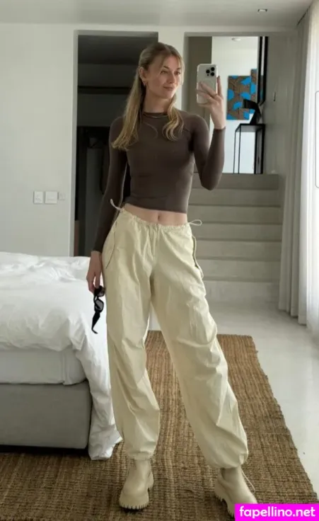 Merleperle OnlyFans Thumbnail #L9siYFKRUf