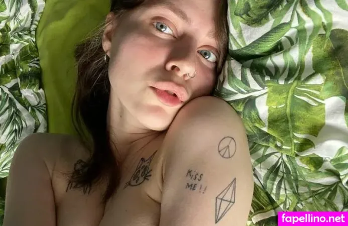 Mermaids Kiss OnlyFans Thumbnail #frfpp3CKah