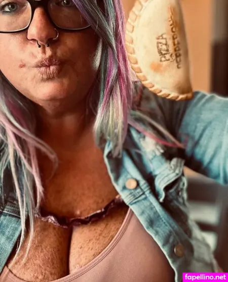 Mermaidxchimney OnlyFans Thumbnail #qUBUtt7j8A