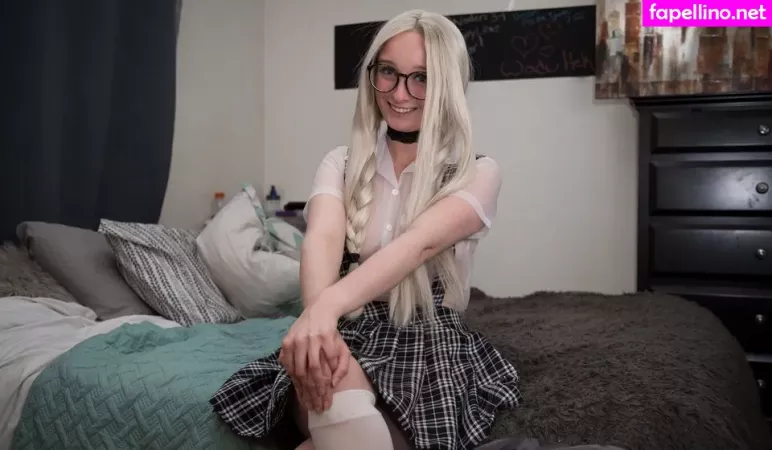 Merrymissxxxmas OnlyFans Thumbnail #zmEYNtmC4W