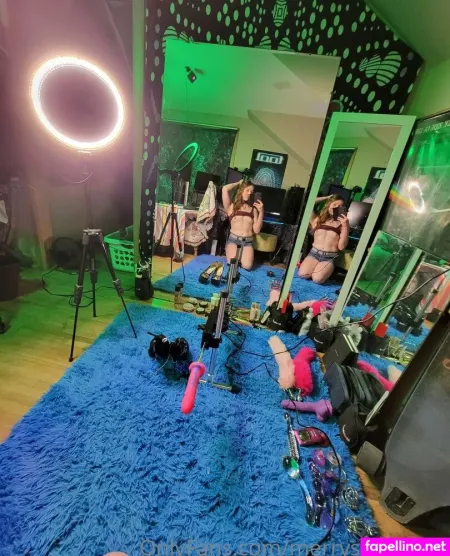 Merrysarahjane OnlyFans Thumbnail #8q59TWCFOg