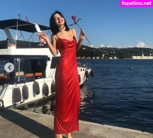 Merve Bolugur OnlyFans Thumbnail #Pk1MRkCZaW