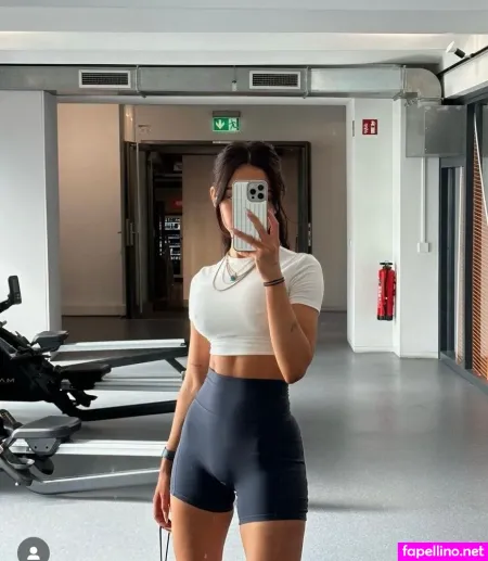 Merve Zkan OnlyFans Thumbnail #I3uq7CcaWK
