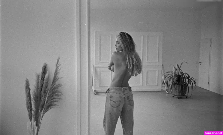 Merzedesz OnlyFans Thumbnail #LQhH0oFfr0