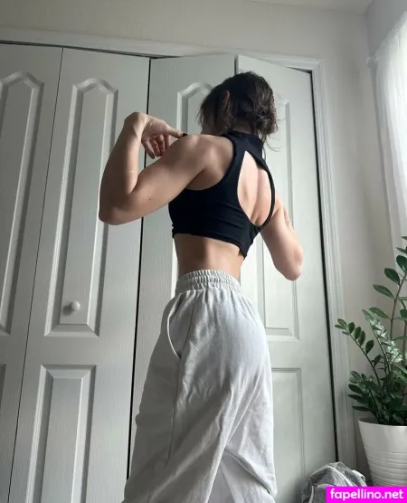 Mewnii 1 OnlyFans Thumbnail #8PbhezCmnp