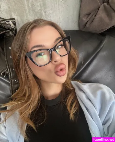 Mi Mia Hart OnlyFans Thumbnail #46OBzmwzzA