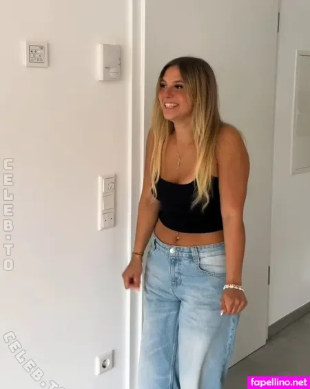 Mia Bender OnlyFans Thumbnail #iFFDiuE3kO